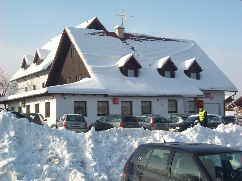 Hotel U Lip Trojanovice Frenstat pod Radhostem Luaran gambar