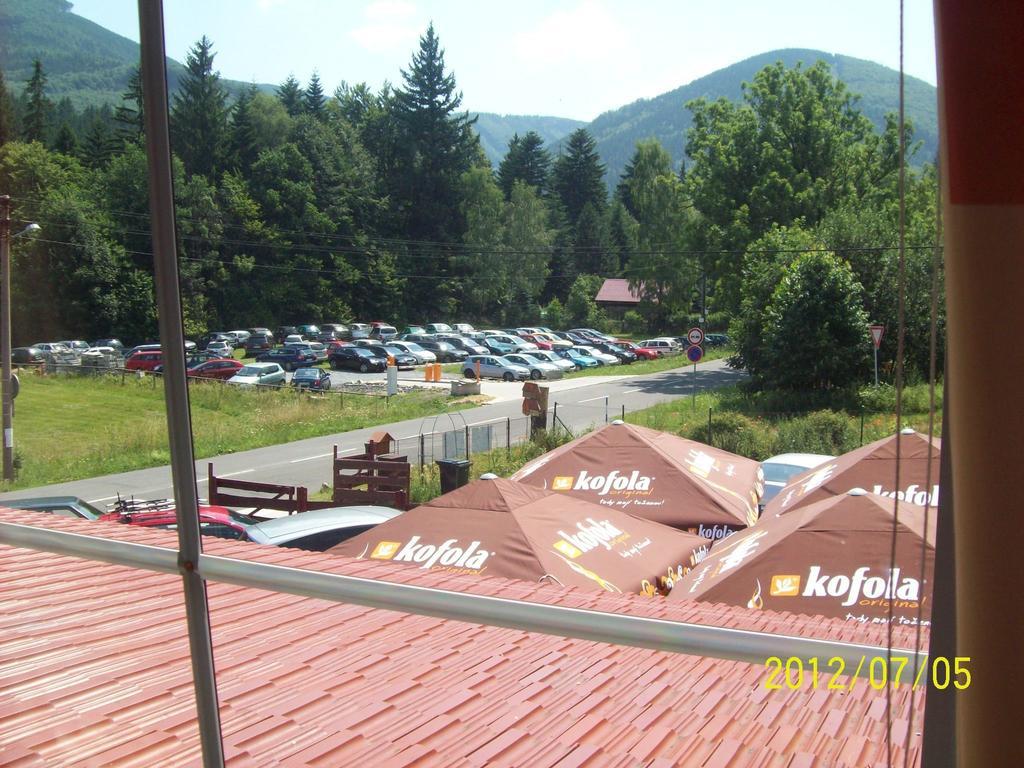 Hotel U Lip Trojanovice Frenstat pod Radhostem Luaran gambar