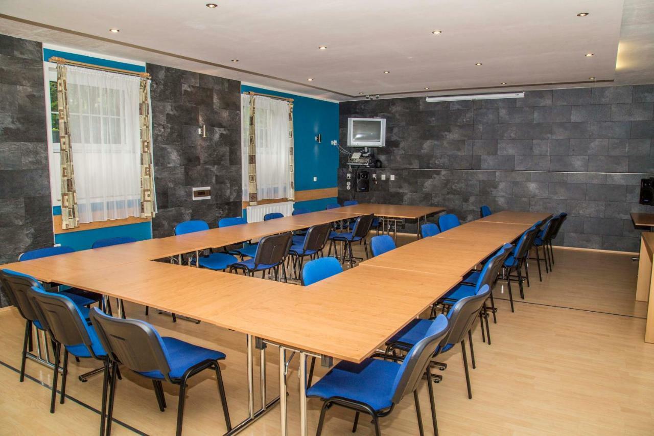 Hotel U Lip Trojanovice Frenstat pod Radhostem Luaran gambar